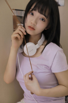 撞击麻麻白嫩的屁股